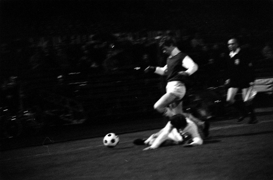 Feyenoord tegen Go Ahead 0-0. Wim van Hanegem in aktie, Bestanddeelnr 923-3901
