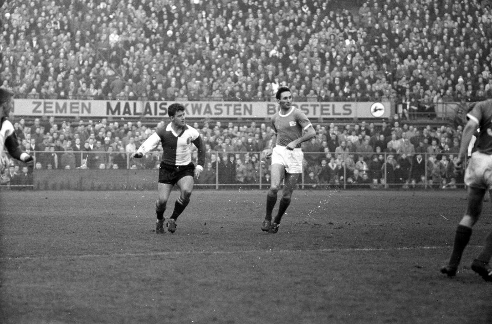 Feyenoord tegen Fortuna 54 1-1 Kreijermaat en Wilkes (Fortuna), Bestanddeelnr 913-2256