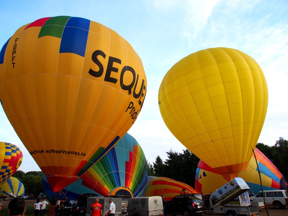 F-GPFT, F-HIPS, hot air balloons take-off at Metz, France, pic5