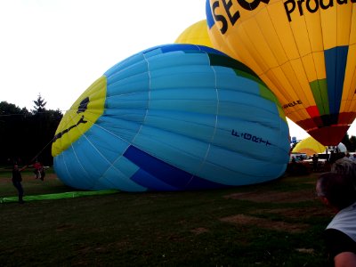 F-GRTT hot air balloon take-off at Metz, France, pic1