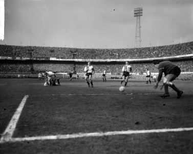 Feyenoord tegen DWS 3-1, spelmoment, Bestanddeelnr 917-4296
