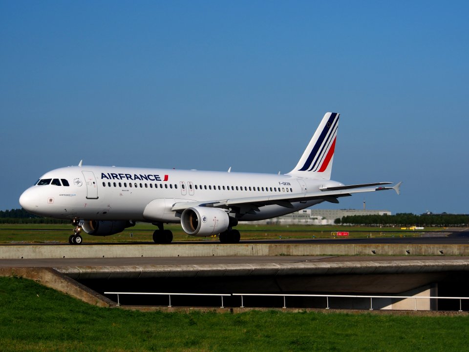 F-GKXN Air France Airbus A320-214 - cn 3008 taxiing 18july2013 pic-001