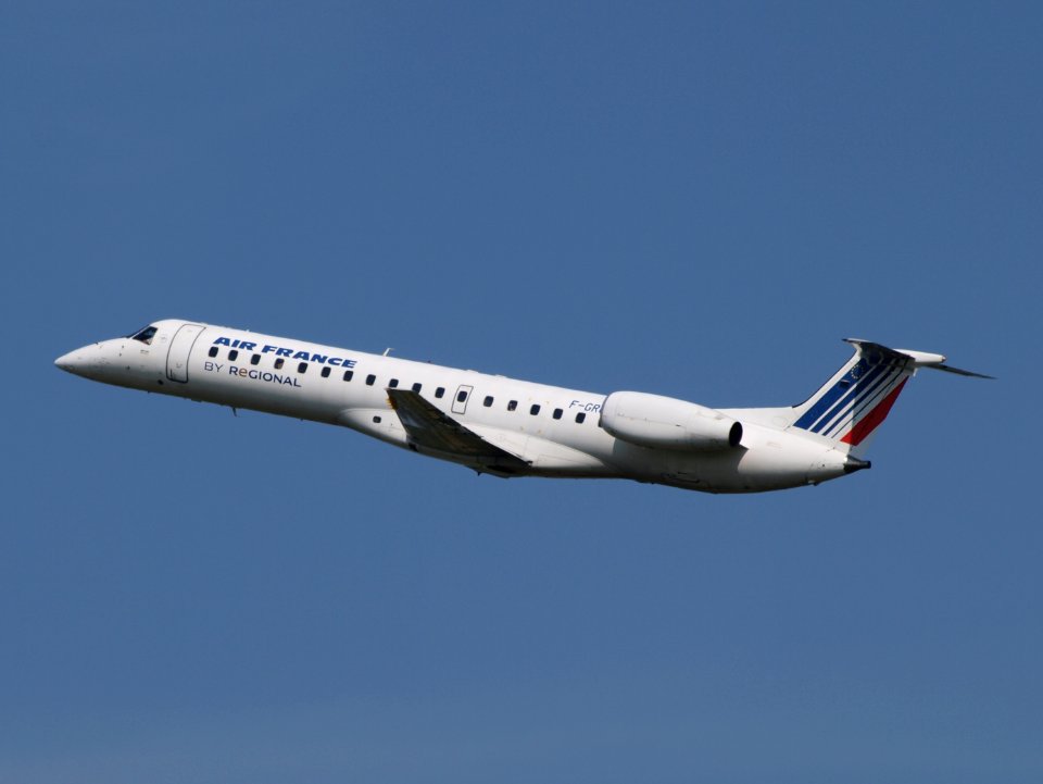 F-GRGJ Régional Embraer ERJ-145EP pic3