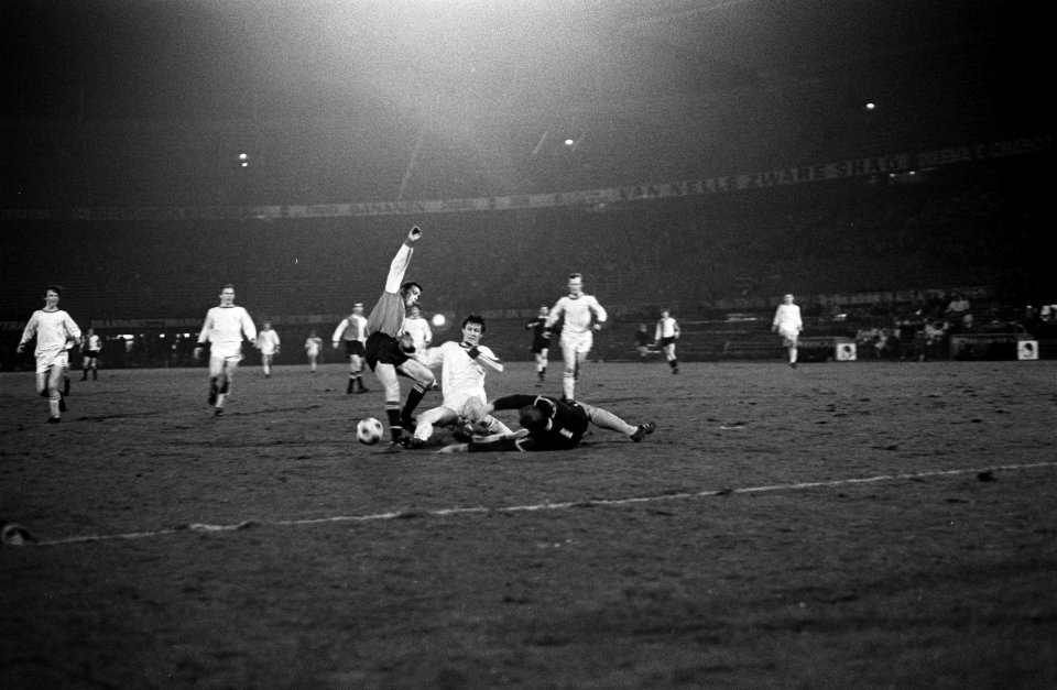 Feyenoord tegen GVAV 0-1. Aktie, Bestanddeelnr 923-3410