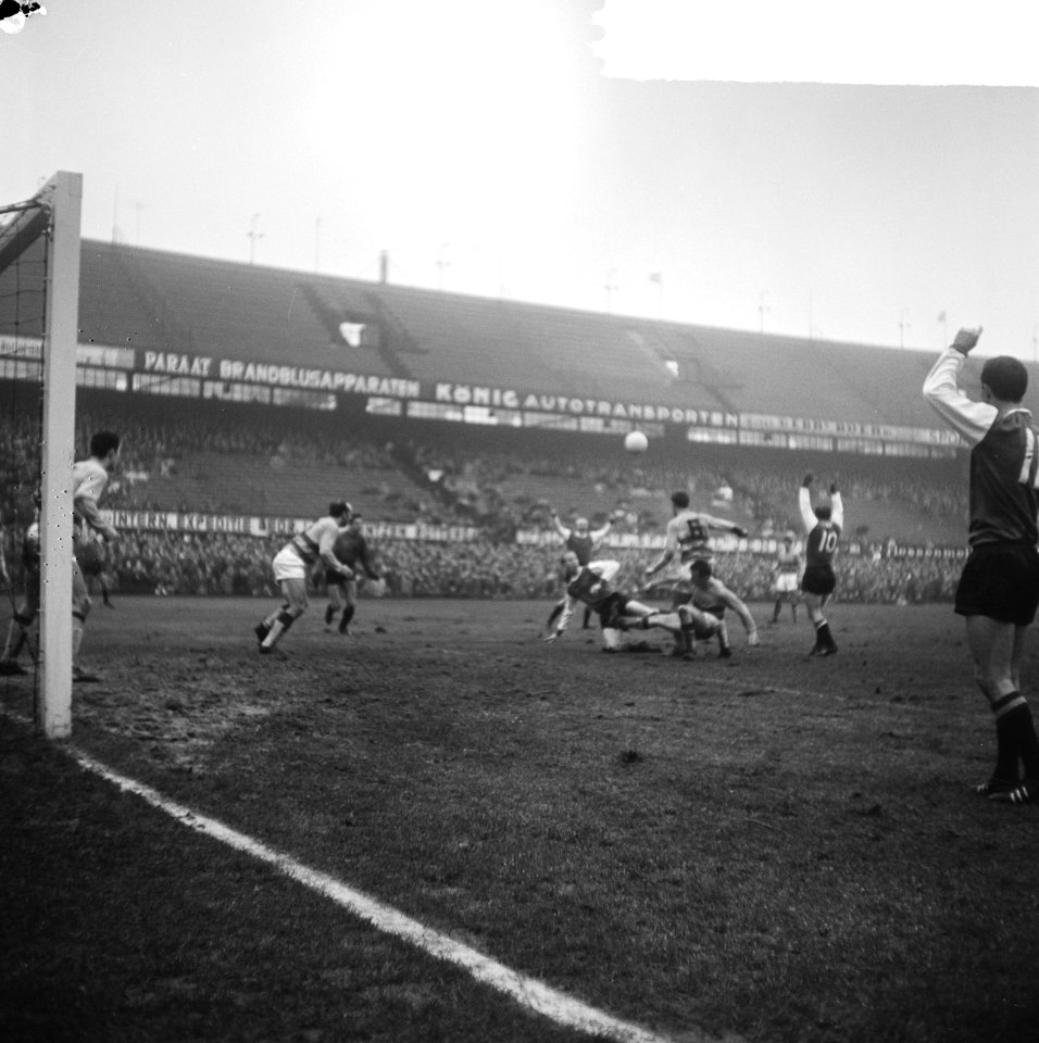 Feyenoord tegen Go Ahead 1-1, spelmoment, Bestanddeelnr 917-3688