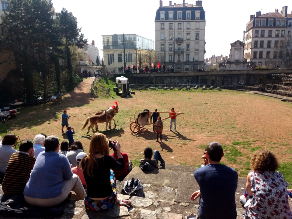 Festival européen latin grec 2019 - Reconstitution d'un char mycénien (2)