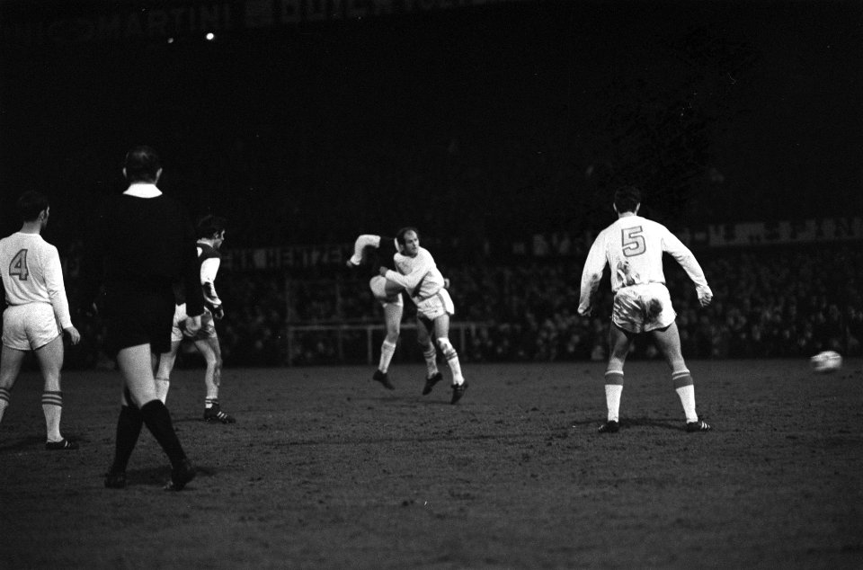 Feyenoord tegen Go Ahead 0-0. Wim van Hanegem in aktie, Bestanddeelnr 923-3902