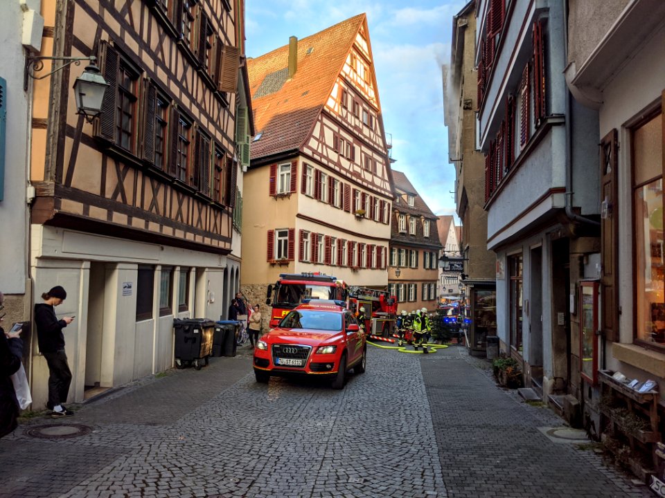 Feuerwehr-Einsatz bei Dachstuhlbrand in der Kronenstraße in Tübingen am 21.12.2019 - 033