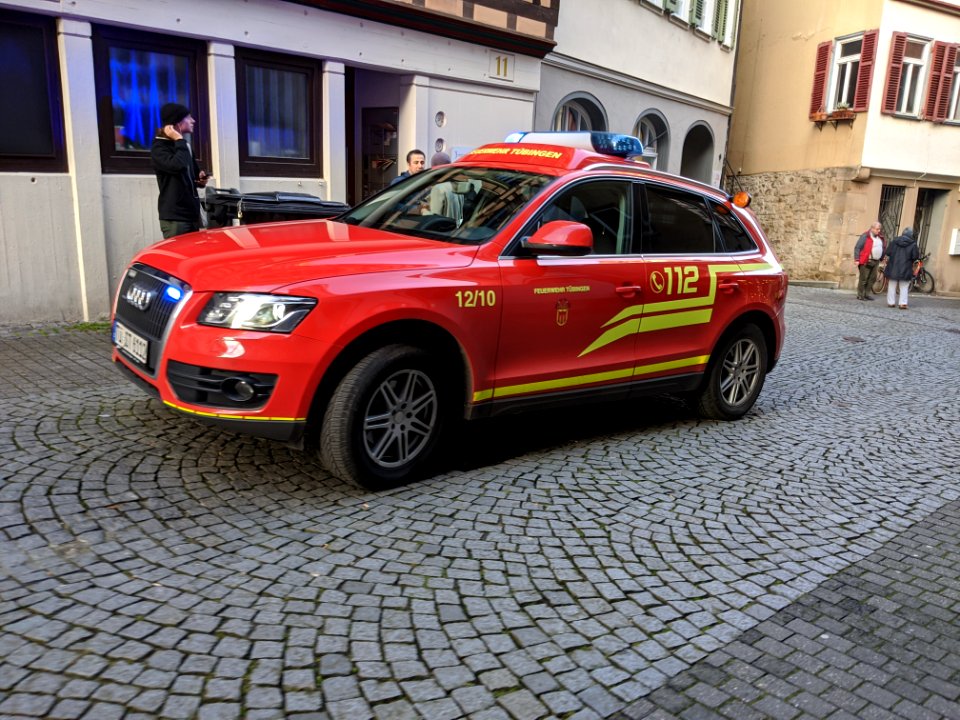 Feuerwehr-Einsatz bei Dachstuhlbrand in der Kronenstraße in Tübingen am 21.12.2019 - 003