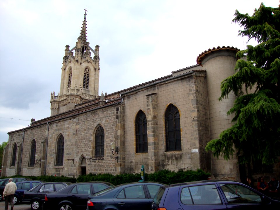 Feurs (Loire, Fr) church, side view