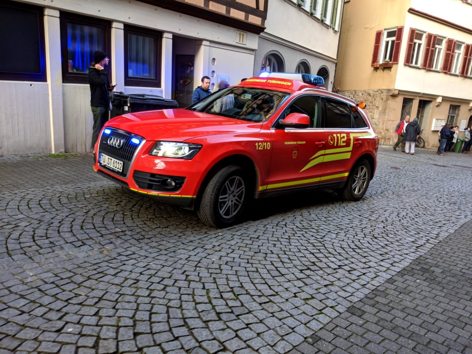 Feuerwehr-Einsatz bei Dachstuhlbrand in der Kronenstraße in Tübingen am 21.12.2019 - 004