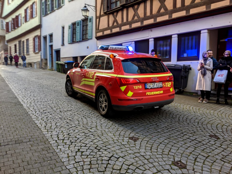 Feuerwehr-Einsatz bei Dachstuhlbrand in der Kronenstraße in Tübingen am 21.12.2019 - 002