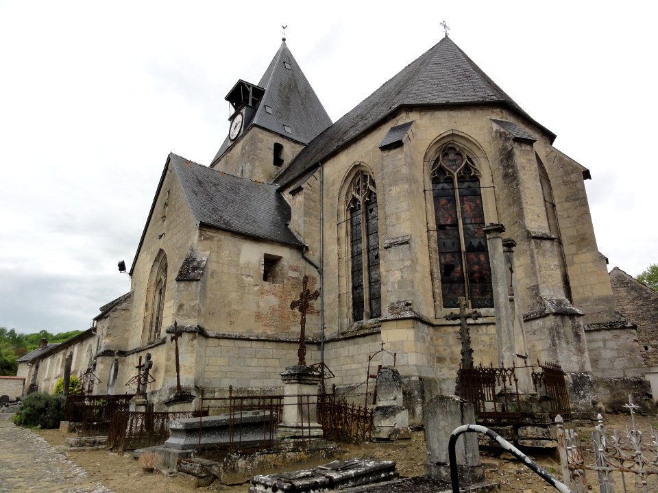 Festieux (Aisne) église Saint-Pierre (01)