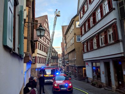 Feuerwehr-Einsatz bei Dachstuhlbrand in der Kronenstraße in Tübingen am 21.12.2019 - 082