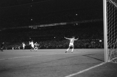 Feijenoord tegen Estudiantes 1-0 Feijenoord wint World beker Van Daele scoort, Bestanddeelnr 923-8310