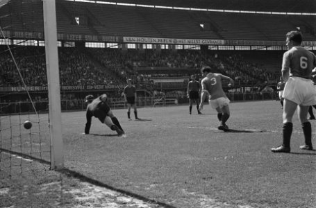 Feijenoord tegen Fortuna 54 , situatie voor Fortuna-doel, Bestanddeelnr 915-2185