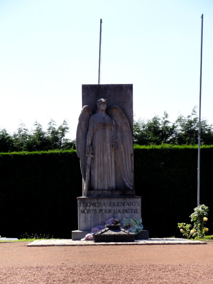 Feignies (Nord, Fr) monument aux morts