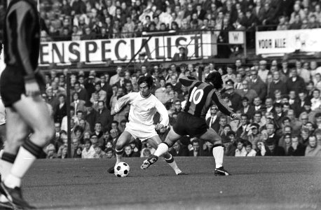 Feijenoord tegen Excelsior 4-2 Coen Moulijn (links) in aktie, Bestanddeelnr 923-9747