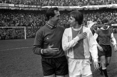 Feijenoord tegen Ajax 1-1 links E. Pieters , Graafland en Johan Cruijff , koppen, Bestanddeelnr 922-3205