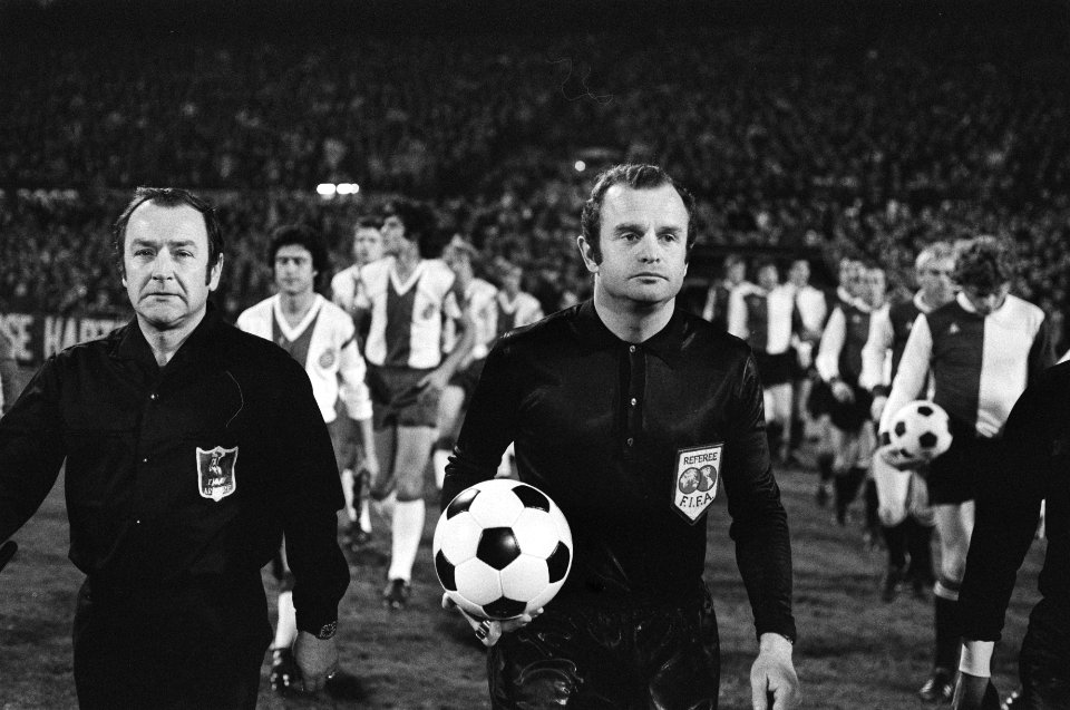 Feijenoord tegen Espagnol (Uefa) scheidsrechter, Bestanddeelnr 928-9273