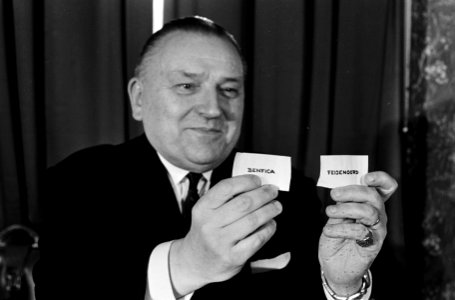 Feijenoord tegen Benfica in halve finale Europacup I, loting verricht in het Ams, Bestanddeelnr 914-9713