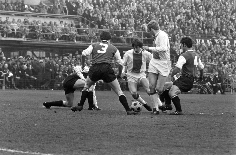 Feijenoord tegen Ajax 1-1 aktie, Bestanddeelnr 922-3206