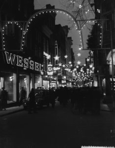 Feest kerstverlichting Kalverstraat Amsterdam, Bestanddeelnr 906-8860