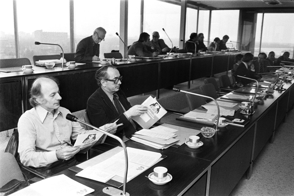 Federatieraad in FNV-gebouw in Amsterdam bijeen i.v.m. stakingen v.l.n.r. Spit, Bestanddeelnr 929-0159