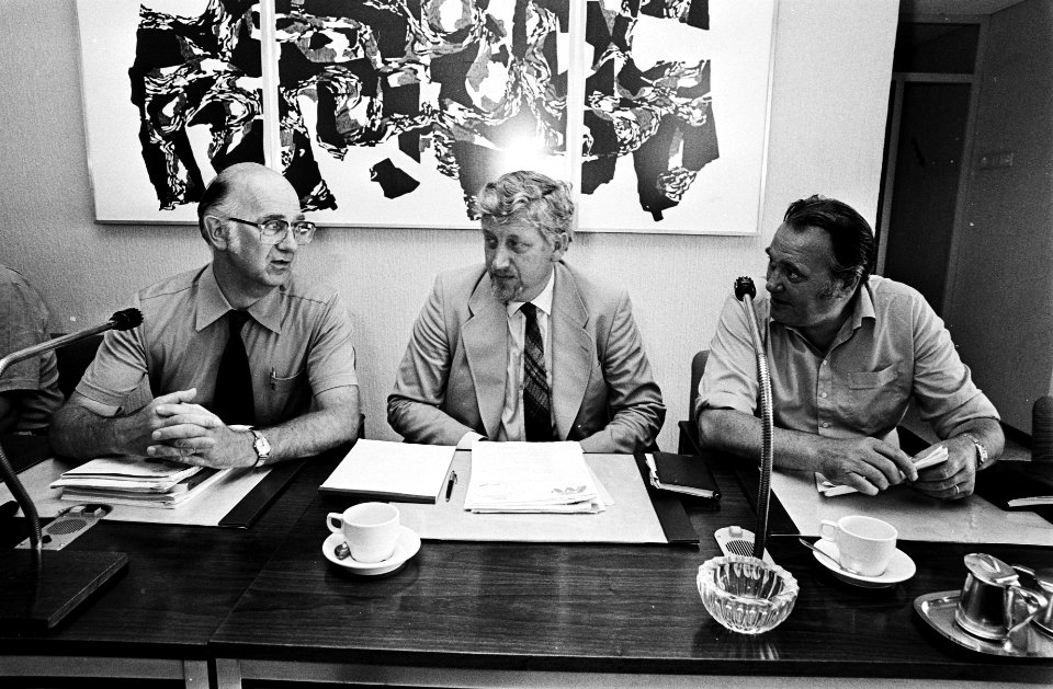 Federatieraadvergadering van het FNV Wim Spit (geheel links), Bestanddeelnr 930-9481