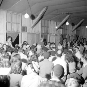 Feestelijke bijeenkomst in kibboets Javne aan de vooravond van de bouw van een n, Bestanddeelnr 255-0672