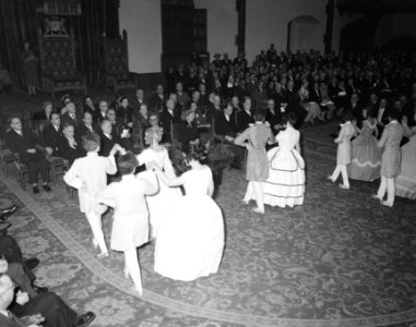Feestelijke viering van 50 jaar kinderwetten in de Ridderzaal wordt in historis, Bestanddeelnr 907-4761