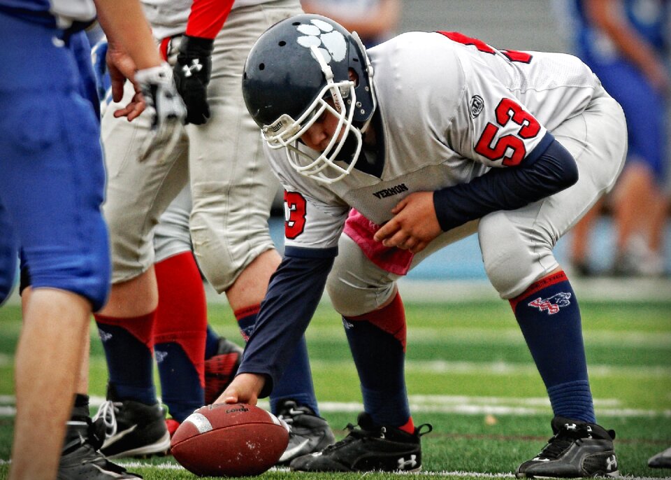 Center snapper pigskin