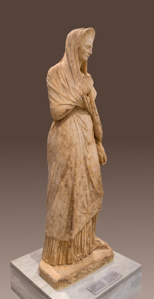 Femme type grande Herculanaise Praxitèle archmus Heraklion