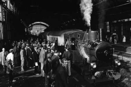 Feestelijkheden op het station van Haarlem ter gelegenheid van het 140 jarig bes, Bestanddeelnr 930-4931