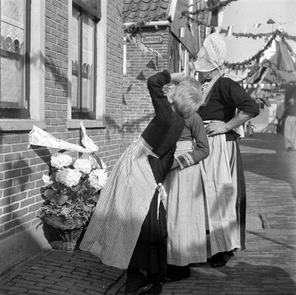 Feesten en kermis te Volendam, Bestanddeelnr 900-5387