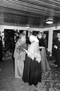 Feestelijke voorstelling in het circusgebouw te Scheveningen, koningin Juliana e, Bestanddeelnr 919-9582
