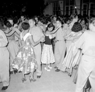Feest in Paramaribo, Bestanddeelnr 252-2563