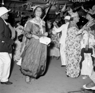 Feest in Paramaribo, Bestanddeelnr 252-2477