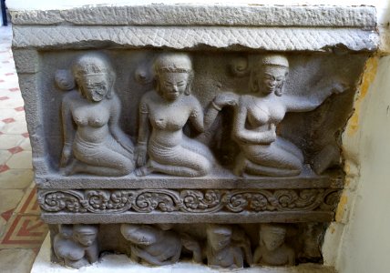 Females, Binh Dinh - Museum of Cham Sculpture - Danang, Vietnam - DSC01472