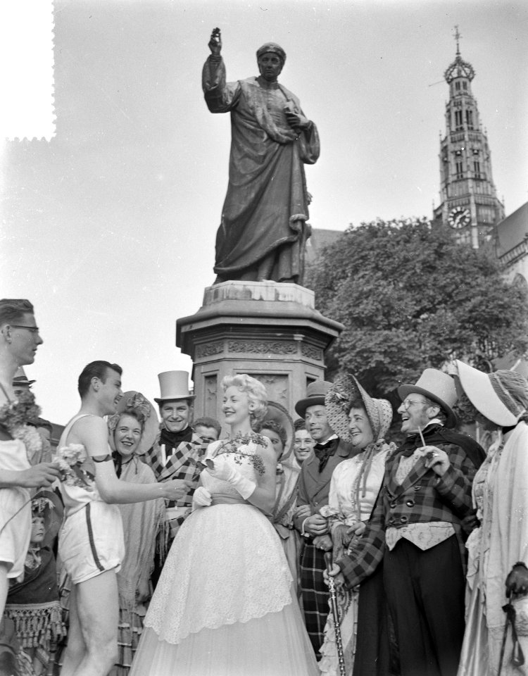Feest seringenkoningin Haarlem, Bestanddeelnr 907-8141