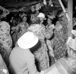 Feest in Paramaribo, Bestanddeelnr 252-2447