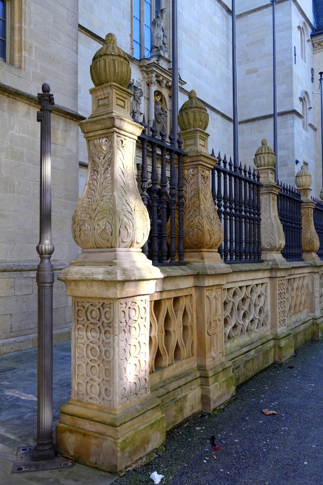 Fence - Cathédrale Notre-Dame de Luxembourg - DSC05997