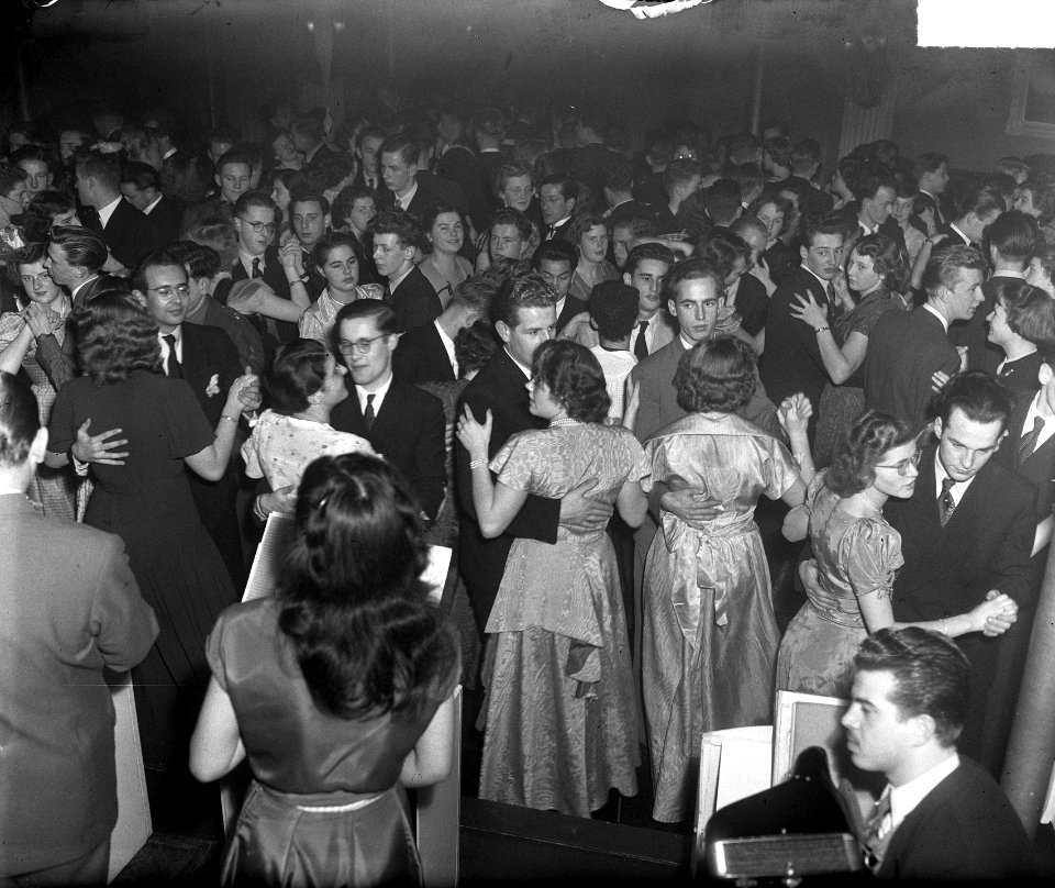 Feestavond meisjes HBS Bond VIVAT Rotterdam, Bestanddeelnr 904-3651