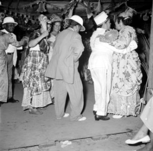 Feest in Paramaribo, Bestanddeelnr 252-2470