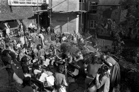 Feest in stadsboerderij in de Jordaan, Bestanddeelnr 926-4994