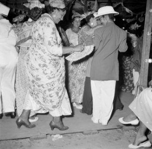 Feest in Paramaribo, Bestanddeelnr 252-2475