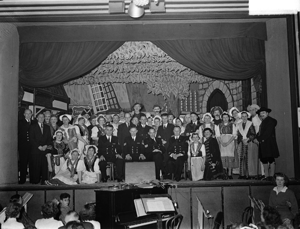 Feestavond Marine onderofficieren in Casino Den Helder, Bestanddeelnr 904-4181