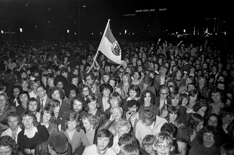 Feestvreugde in Amsterdam na winnen Europacup door Ajax, feestvreugde op de Dam, Bestanddeelnr 926-4468