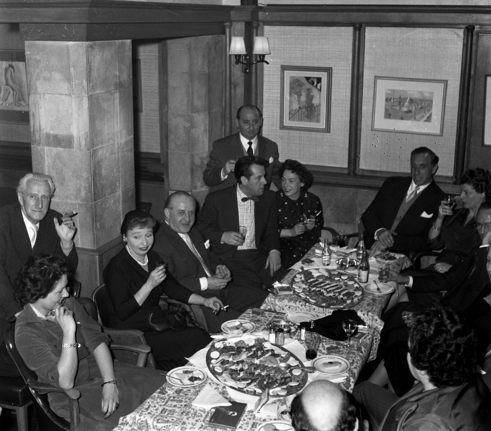 Feestavond Johan Kaart in hotel-restaurant Schiller te Amsterdam, Bestanddeelnr 907-6055