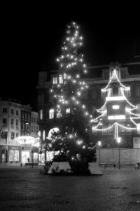Feestverlichting in binnenstad van Amsterdam. Kerstboom en verlichting op Dam, Bestanddeelnr 923-0664